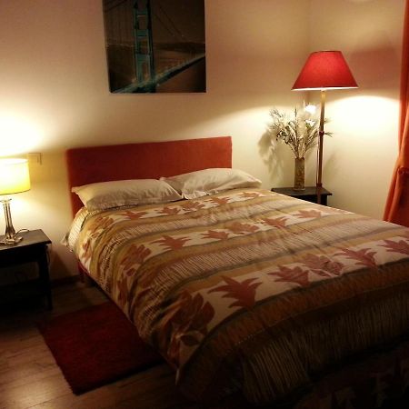 Chambre Privee Badet Salles  Luaran gambar