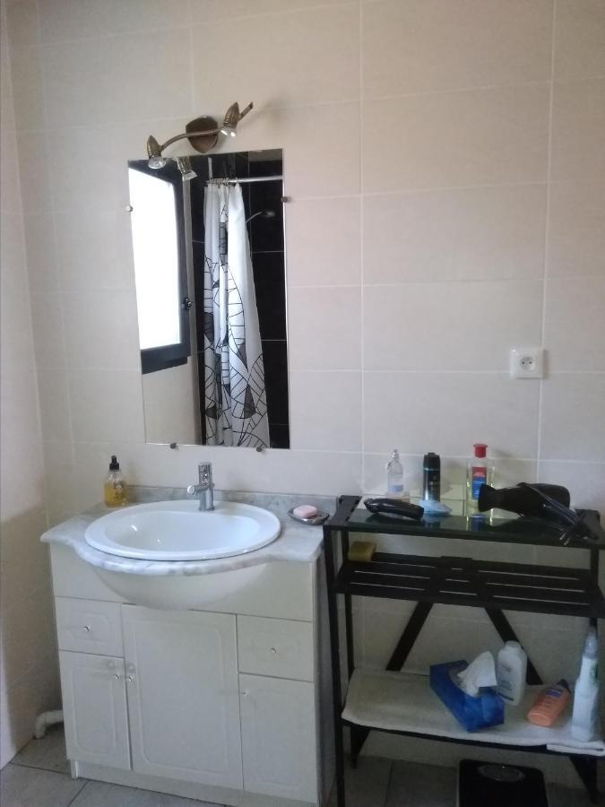 Chambre Privee Badet Salles  Luaran gambar