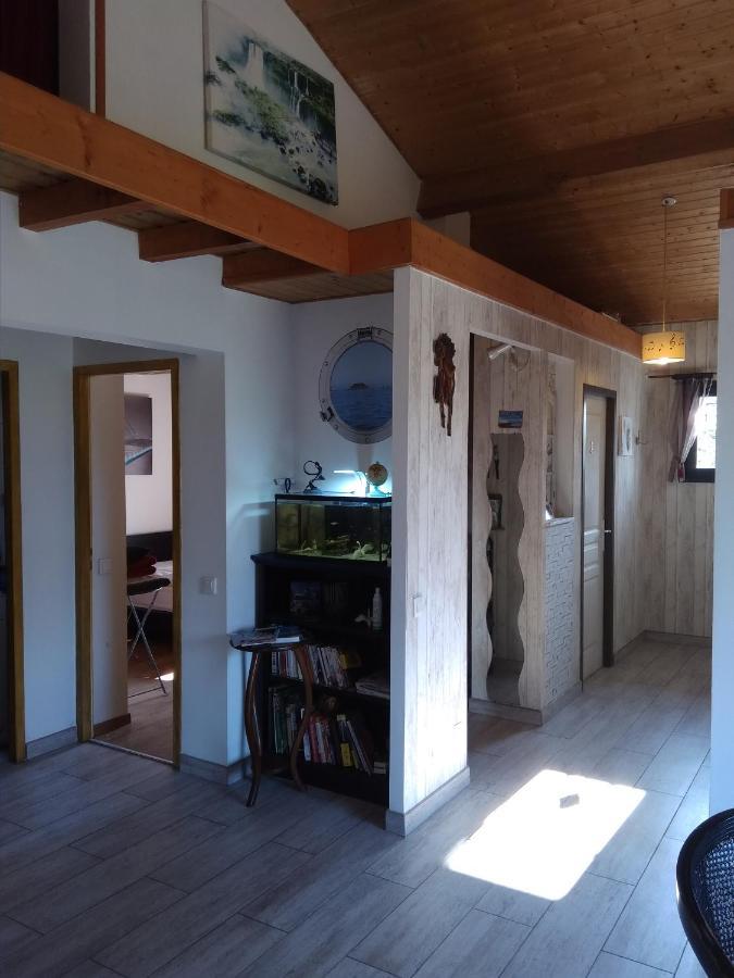Chambre Privee Badet Salles  Luaran gambar