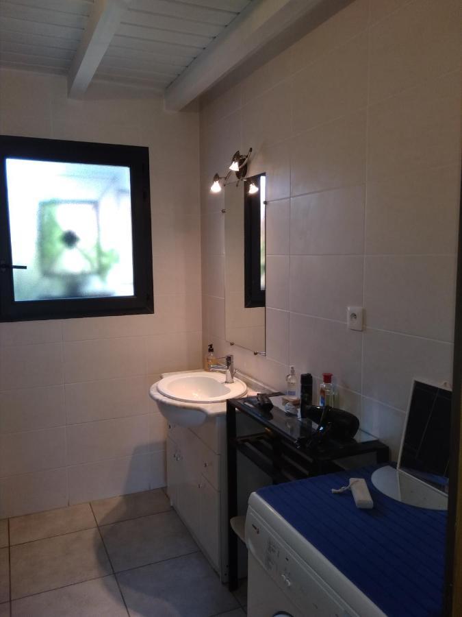 Chambre Privee Badet Salles  Luaran gambar