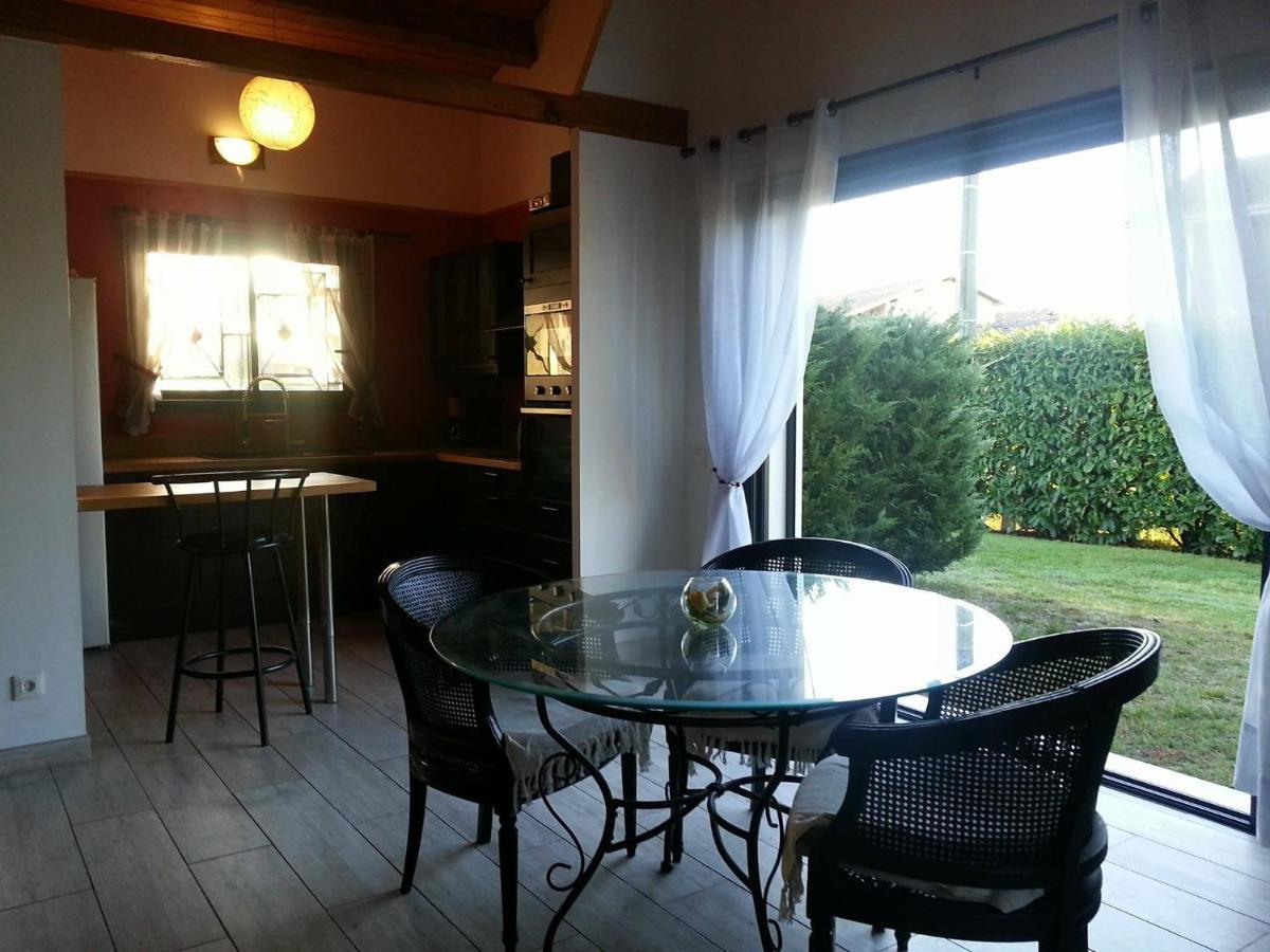 Chambre Privee Badet Salles  Luaran gambar