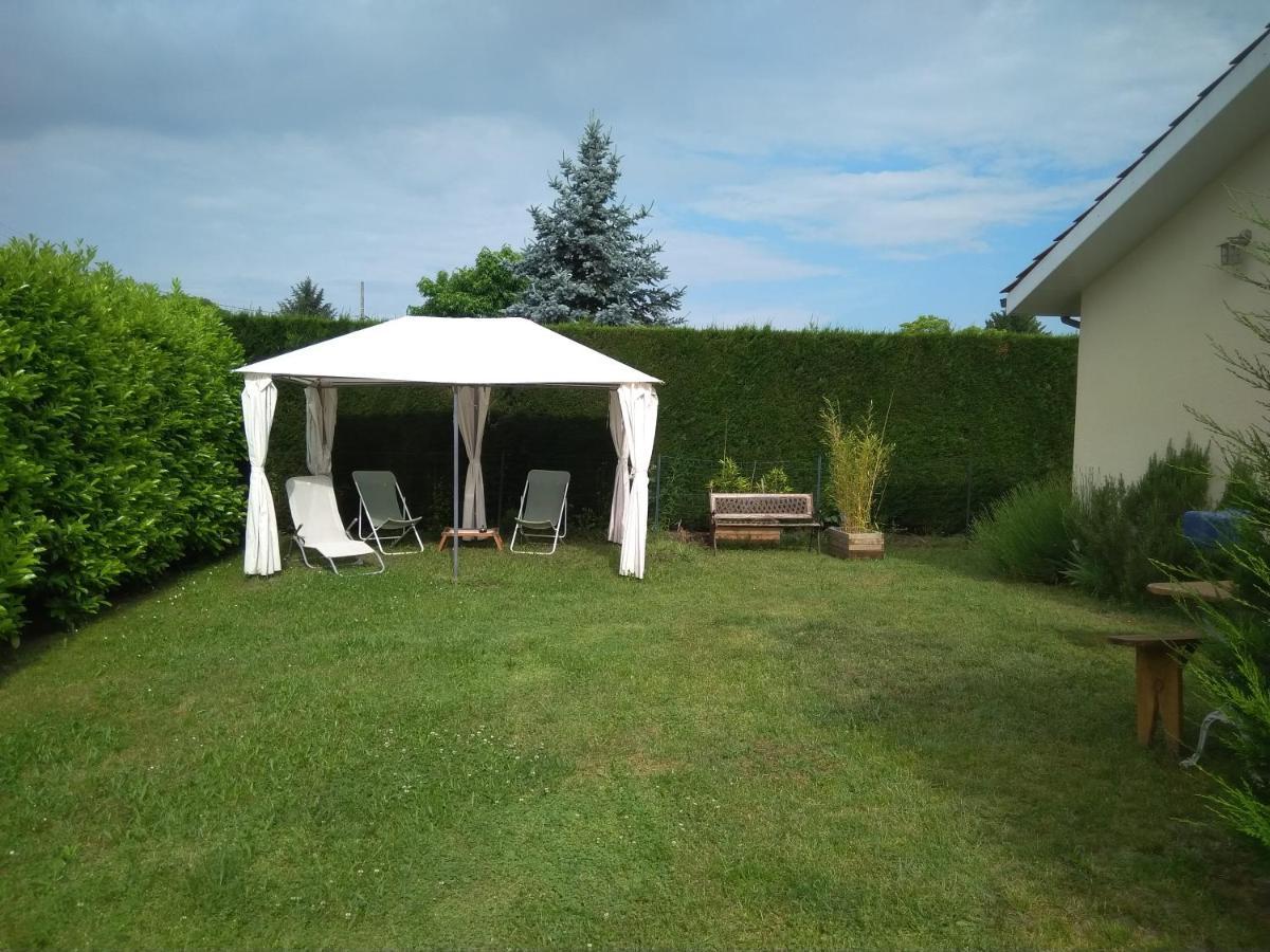 Chambre Privee Badet Salles  Luaran gambar